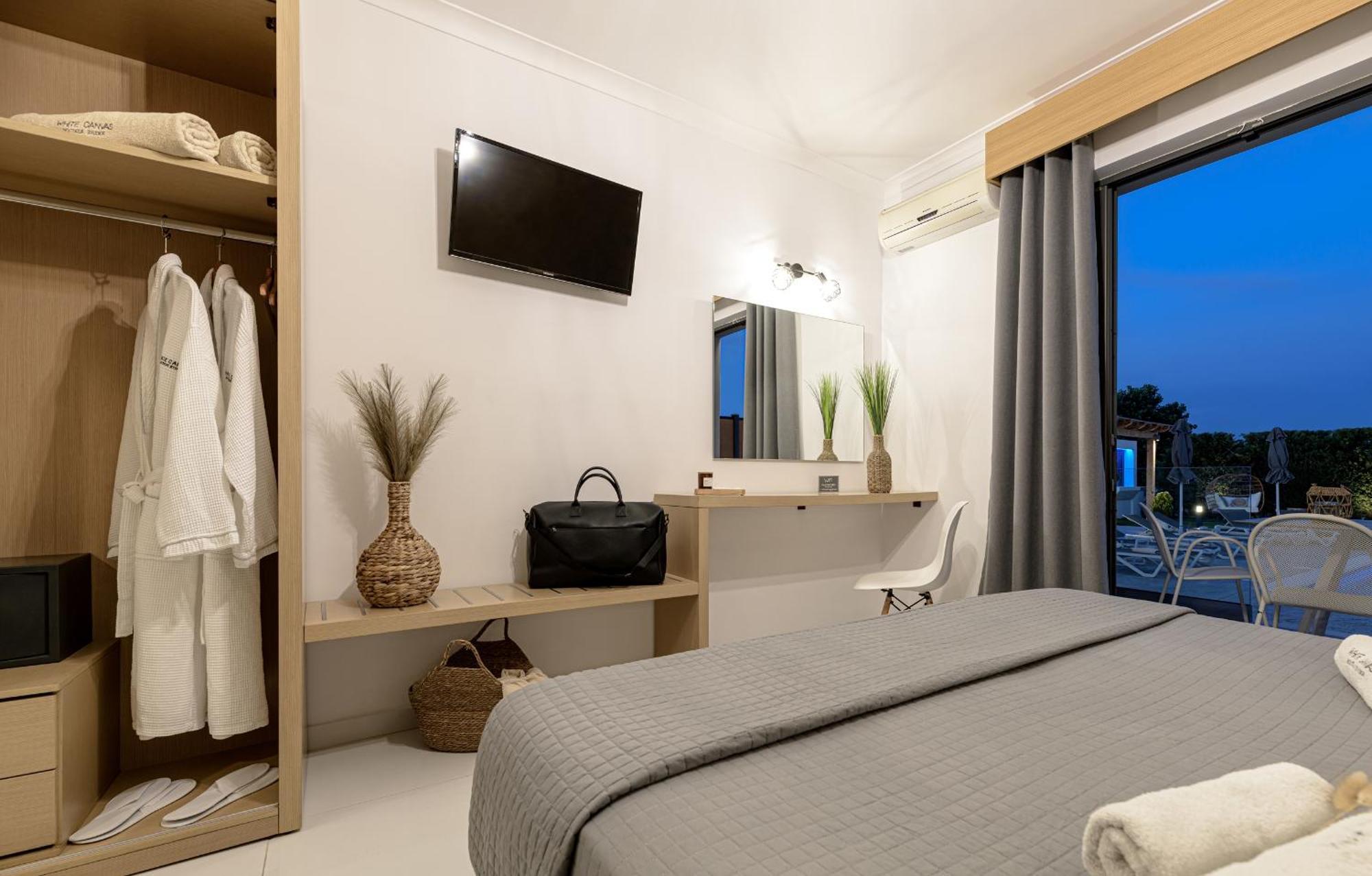 Couette-café White Canvas Boutique