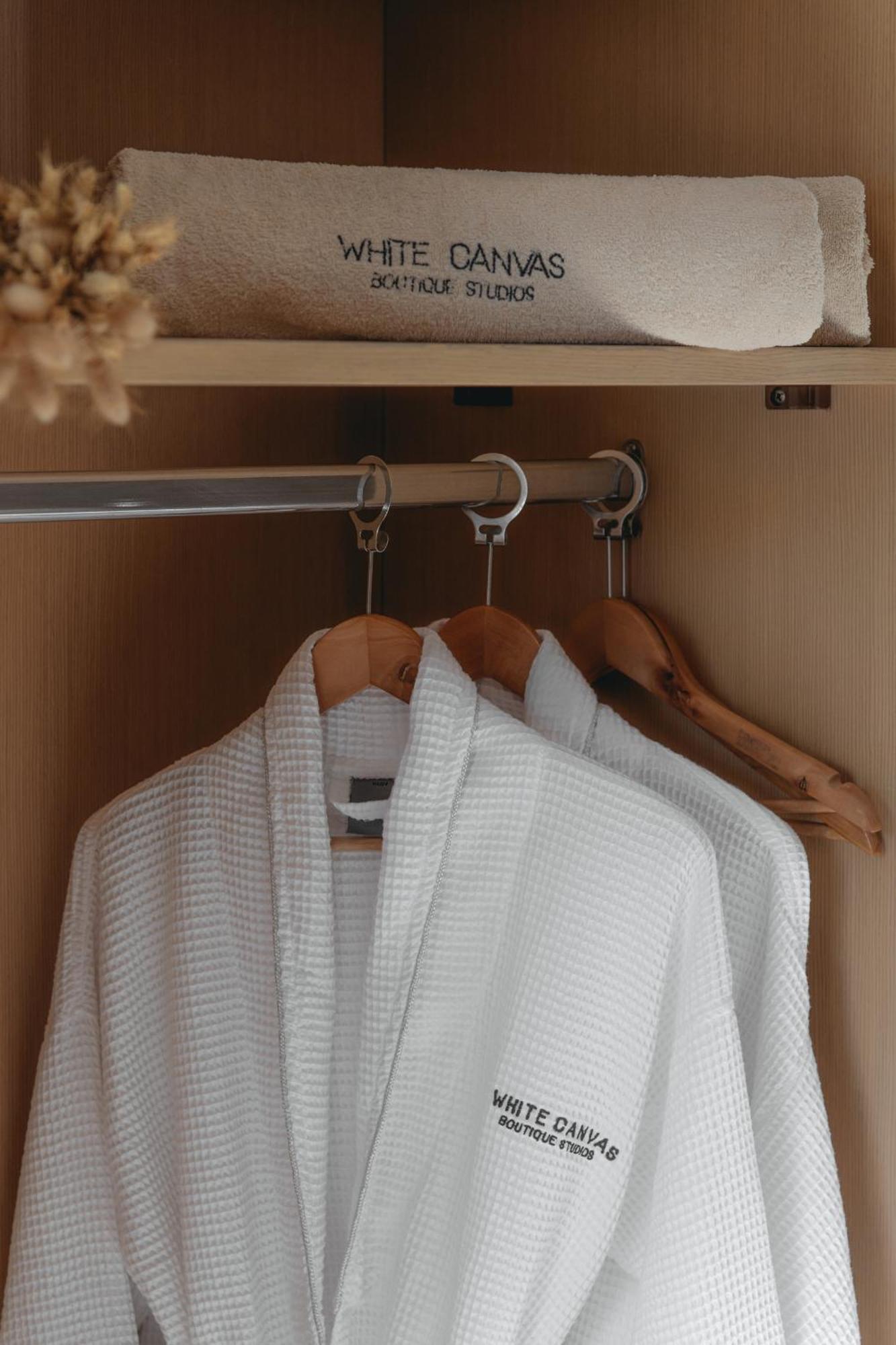 White Canvas Boutique 3*