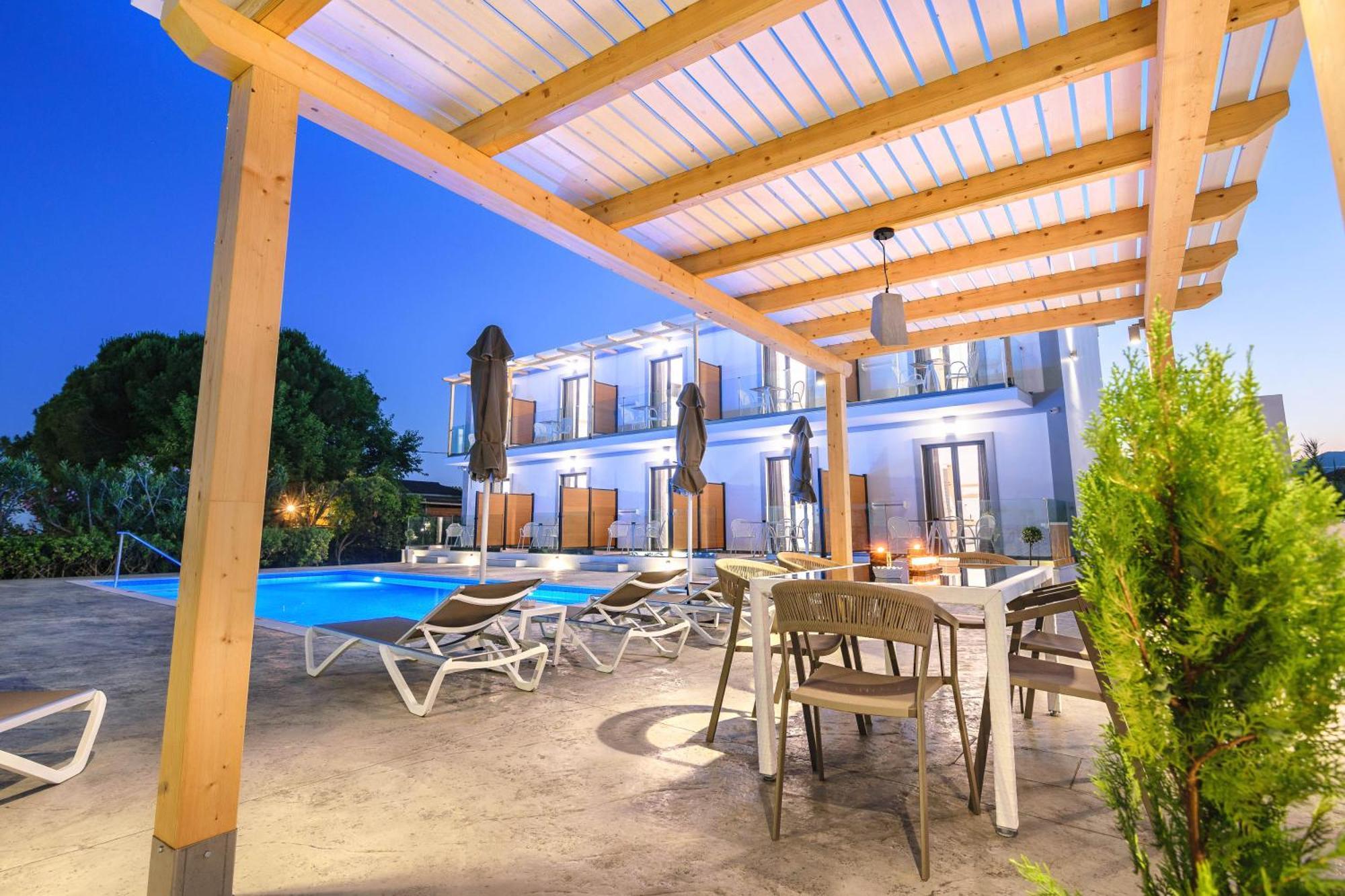 Bed & Breakfast White Canvas Boutique Laganas