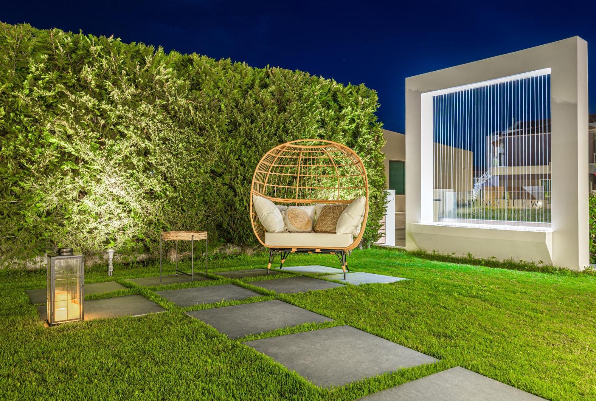 White Canvas Boutique Bed and breakfast Laganas