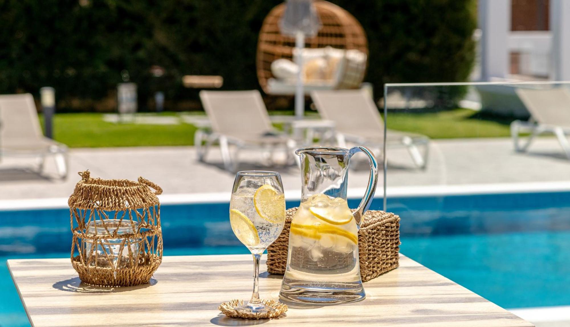 Bed and breakfast White Canvas Boutique 3*
