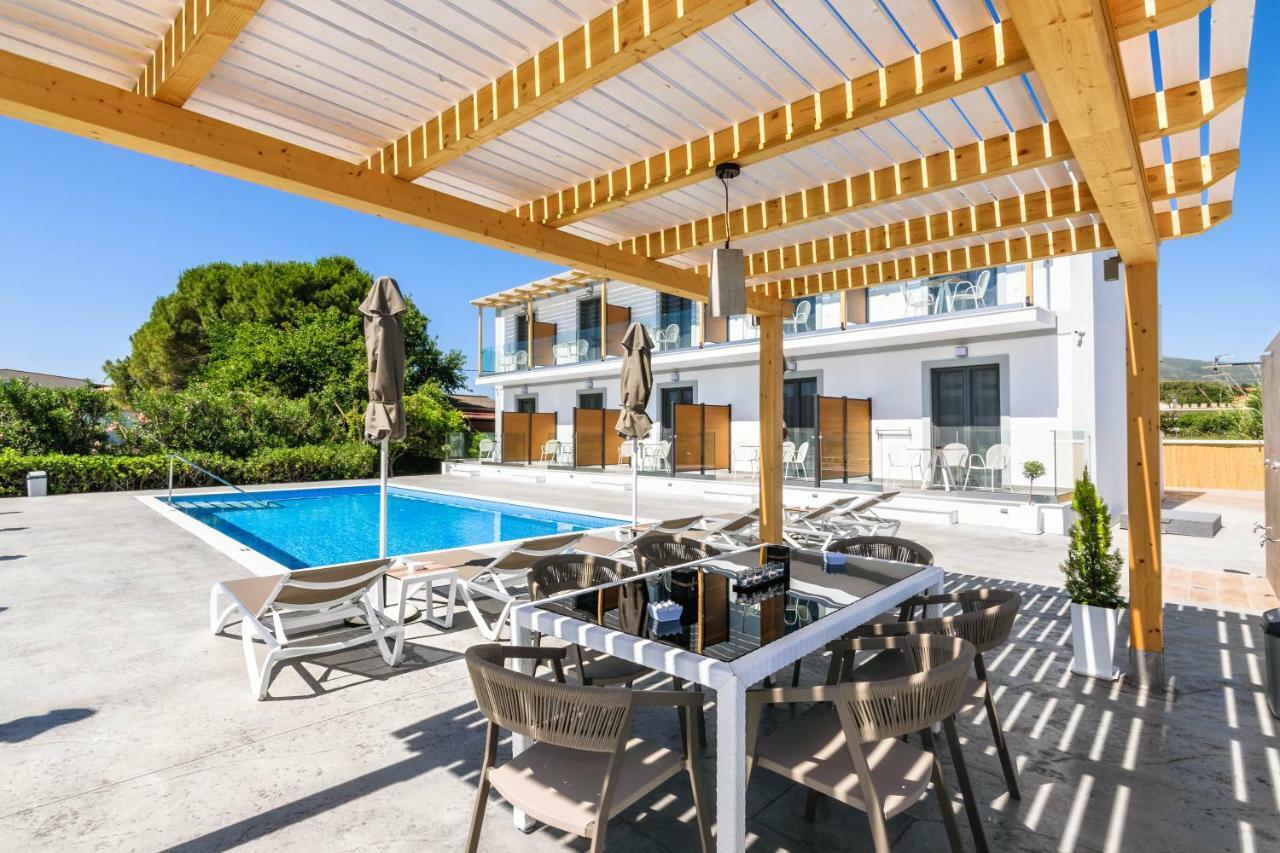 Bed & Breakfast White Canvas Boutique Laganas