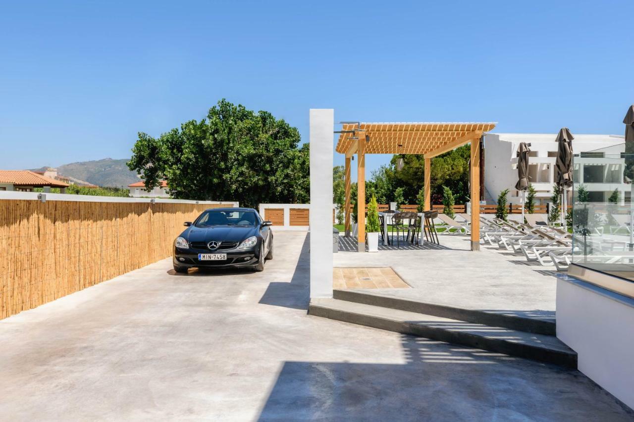 Bed & Breakfast White Canvas Boutique Laganas