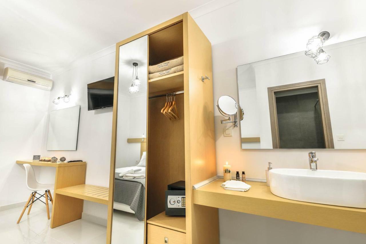 Bed & Breakfast White Canvas Boutique